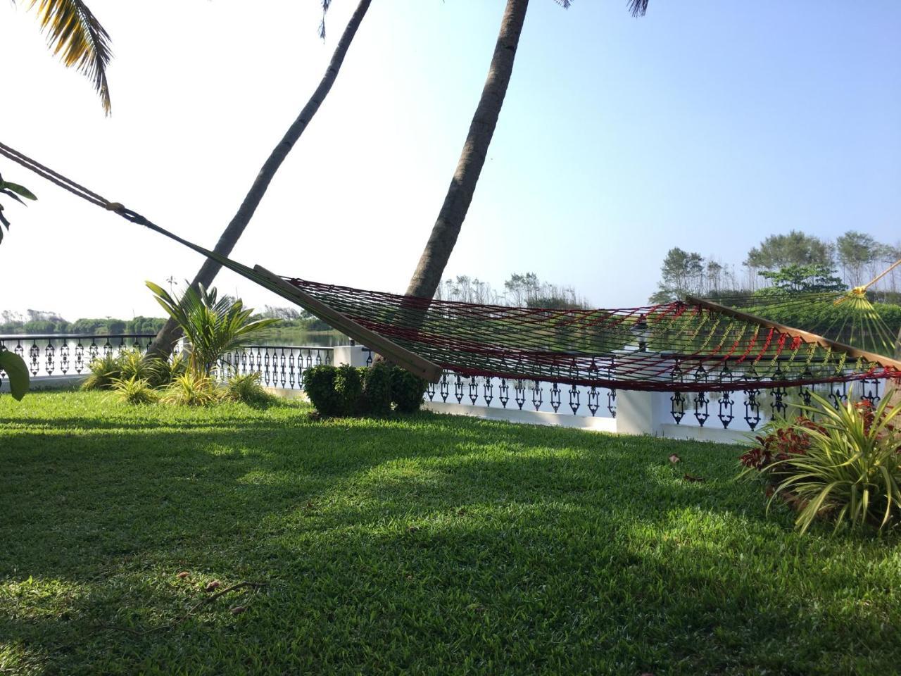 Voye Homes Majestic Retreat Resort Varkala Paravūr Eksteriør billede